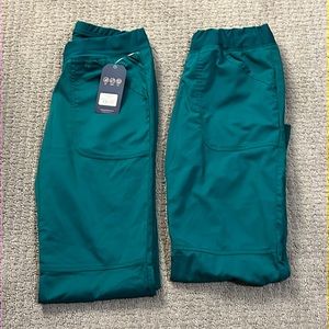 Size XS Petite Hunter Green Cherokee Scrub pants